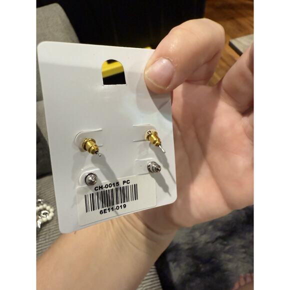 2 Pairs Cross Earrings Black Rhinestone Gold Tone and Diamond Stud Earrings 4PC - Picture 5 of 8